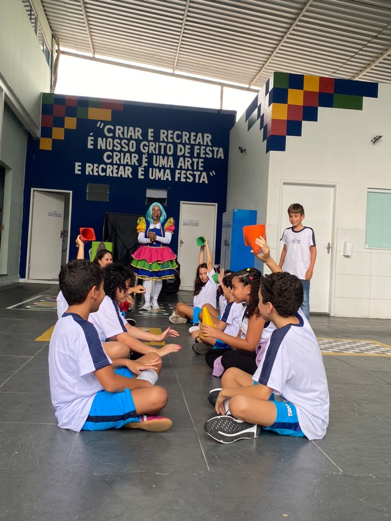 Escola Criar e Recrear - Exibição